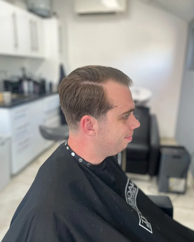 ✂️ Tijd voor een frisse coupe? 💇‍♂️

Een goed geknipt kapsel doet wonderen. Of je nu gaat voor kort en strak, iets langer met textuur, of een klassieke herencoupe – wij zorgen dat jij er weer top uitziet.
✔ Persoonlijk advies
✔ Nauwkeurig geknipt
✔ Altijd in stijl

Bij Salon Sparkling draait het om meer dan knippen. Jij stapt naar buiten met een look die past bij wie jij bent.

👉 Boek nu jouw knipafspraak via www.salonsparkling.nl
📍 Hellevoetsluis

Fris, stijlvol en helemaal jij.
#MenHaircut #Herenkapper #Mannenstijl #KnippenMetStijl #SalonSparkling #Hellevoetsluis #Kapperhellevoetsluis #BookNow