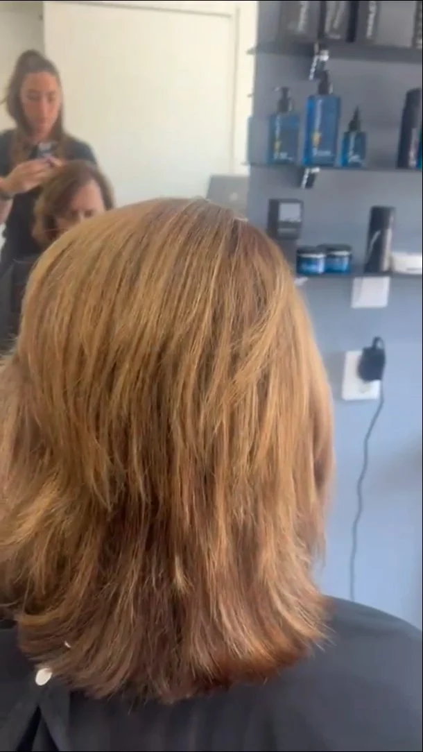 Before & after knippen ✨ 
Boek je afspraak nu op www.salonsparkling.nl 

#kapper #Kapperhellevoetsluis #Kapsalonhellevoetsluis #haircut #SalonSparkling #hairtransformatıon #Hellevoetsluis